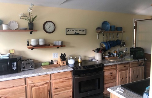 Alton Bay Cottage | Lake Winnipesaukee - Alton Bay Waterfront Cottage