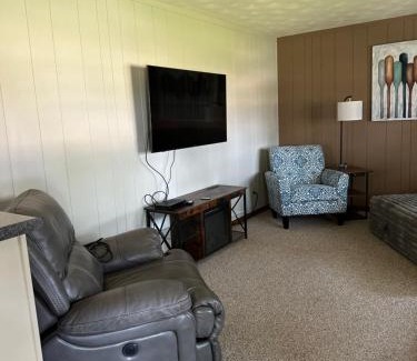 Poynette Apartment | Lake Wisconsin Resort