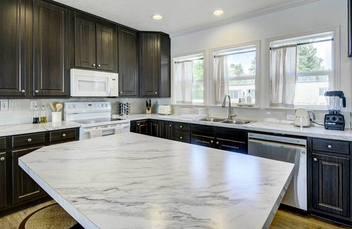 Lakebay House | Lakebay Home - Near Penrose Point State Park!