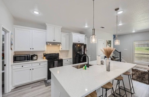 Grand Prairie House | Lakecrest 4-bedroom house with AC in Grand Prairie