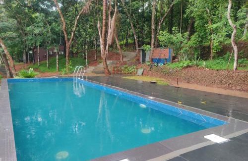 Wadakanchery Hotel | Lakedale Resorts