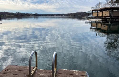 Moneta House | LakeDaze