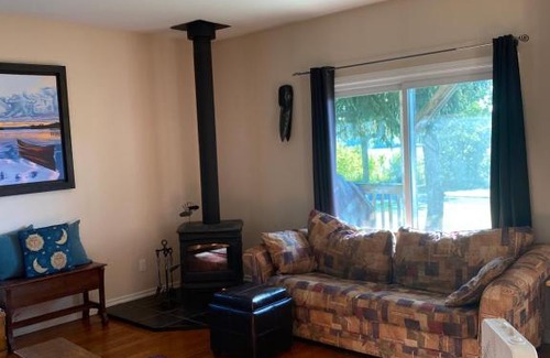Lakefield House | Lakefield Cottage on Otonabee River