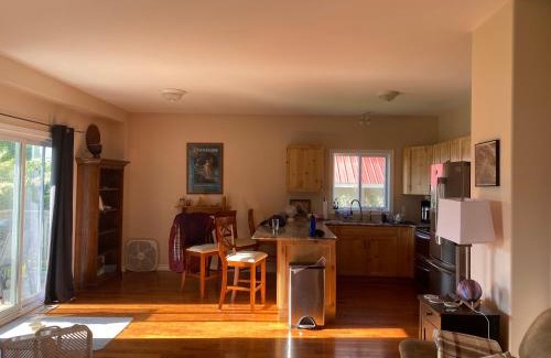 Lakefield House | Lakefield Cottage on Otonabee River