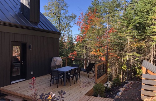 St-Adolphe-d'Howard Ski Chalet | Lakefront cottage in the Laurentians