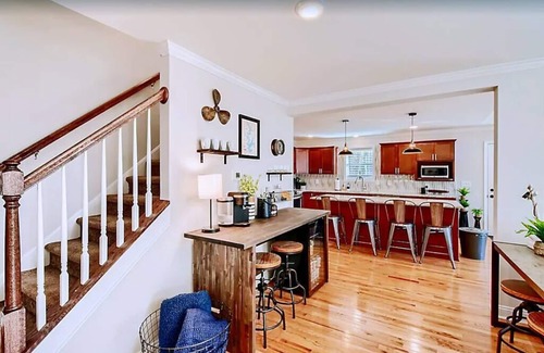 Lake Norman of Catawba House | Lakefront retreat for family, friends & fun!