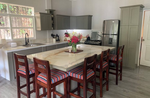 Jaibalito Villa | Lakefront 2-bedroom villa with stunning views of lake and mountains