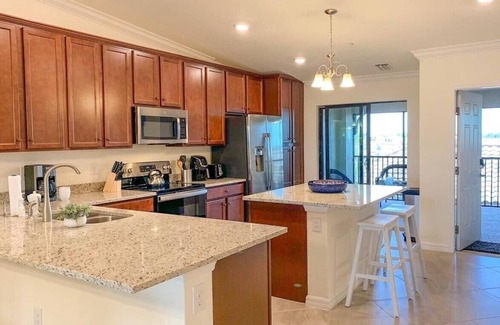 Lakewood Ranch House | Lakefront 2 BR Condo In Lakewood National - The Cortusa