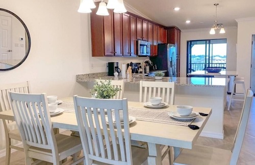 Lakewood Ranch House | Lakefront 2 BR Condo In Lakewood National - The Cortusa