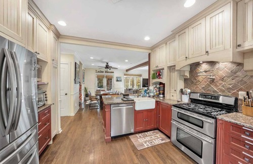 Highland Lake Cottage | Lakefront | 22 acres | HotTub | Game Room