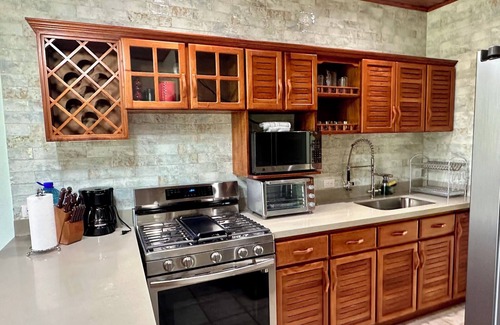 Arenal House | Lakefront 3 bed 3 bath townhouse with tennis court, pickleball court and pooln