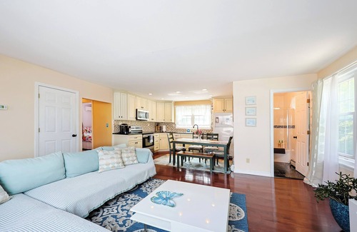 Glasser Apartment | LAKEFRONT - 3-bedroom apartment on Lake Hopatcong - Main Lake Views