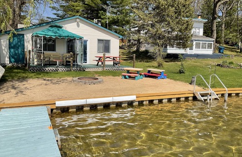 Harrison Cottage | Lakefront 3 Bedroom Cottage On Chain Of Lakes Private Sandy Beach, Pet Friendly