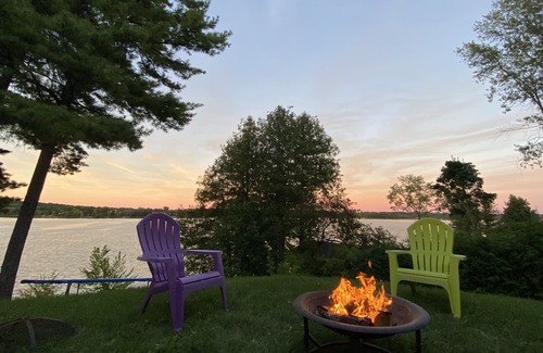 Whitewater Region Cottage | Lakefront 3 Bedroom Cottage on quiet dead-end street