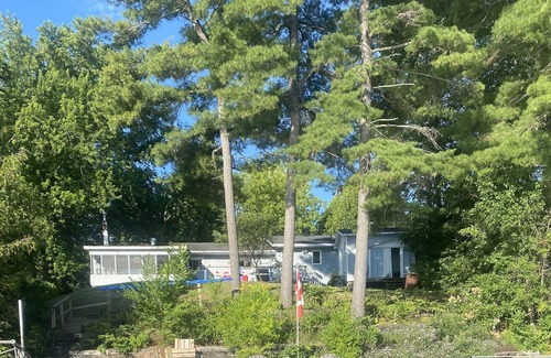 Whitewater Region Cottage | Lakefront 3 Bedroom Cottage on quiet dead-end street