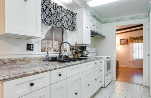 Lakeland House | Lakefront 3 Bedroom Pet family with fishing dock