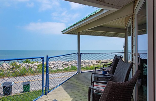 Sandusky House | Lakefront 3-BR Home Summer and Winter Getaways close to Sports Force
