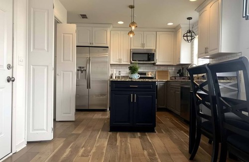 Old Hickory House | Lakefront 3BR Cozy House with BBQ & Hot Tub