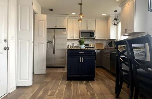 Old Hickory House | Lakefront 3BR Cozy House with BBQ & Hot Tub