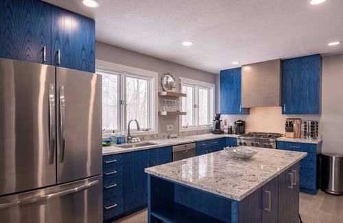 Leland House | Lakefront 3BR Luxury Home at High Bluffs