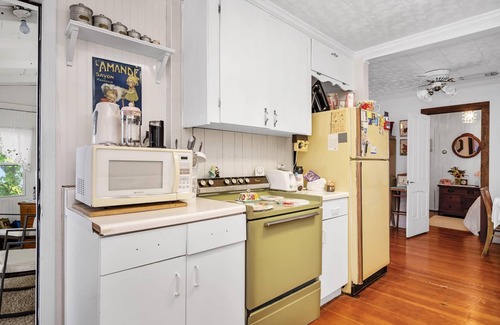 Fancher House | Lakefront 3BR Retreat Near Niagara Falls, Sleeps 7