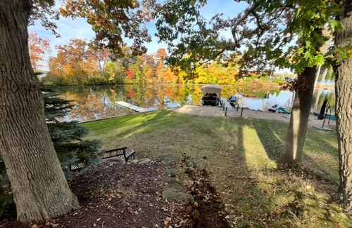 White Lake House | Lakefront 4-bedroom house in White Lake
