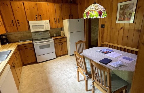 Gravenhurst Cottage | Lakefront 4-Season Cottage on Muskoka's Kahshe Lake