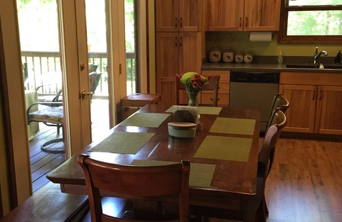 Cub Run House | Lakefront 4BR/2BA Cabin - Sleeps 10 -> Pets Stay Free <-