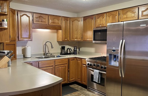 Portage House | Lakefront 4BR Retreat on Austin Lake. Perfect for families/relocations