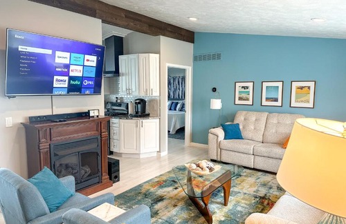 Vermilion House | Lakefront 5 Bedroom Vacation Home - Sleeps 12!