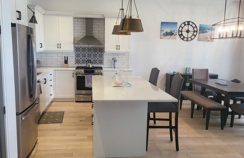 Fort Erie Apartment | Lakefront Accommodation 1 Bedroom 1 Bathroom space Sleep 2 persons on lake Erie