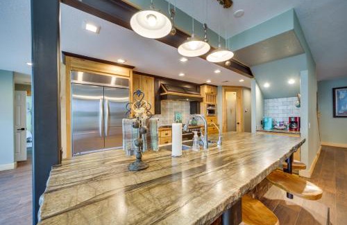 Afton House | Lakefront Afton Home with Hot Tub and Game Room!