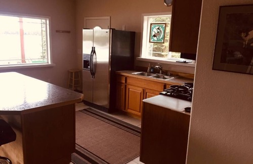 Ridgeway House | Lakefront Alaskan Home - Epic Views, Float Planes, Near Town