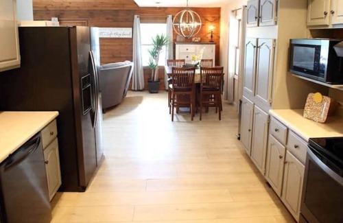 Perks House | Lakefront, amazing views, boat rentals available