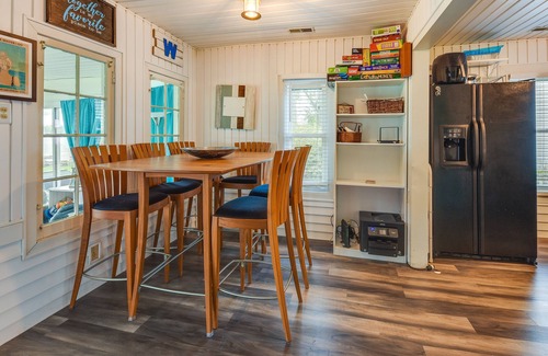 Antioch Cottage | Lakefront Antioch Cottage w/Dock & Gas Grill!