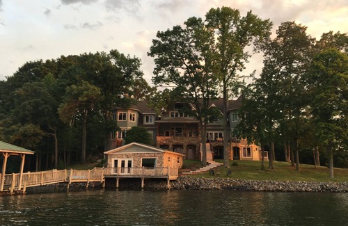 Mayhew Apartment | Lakefront Apartment with Beautiful Lake Norman Views