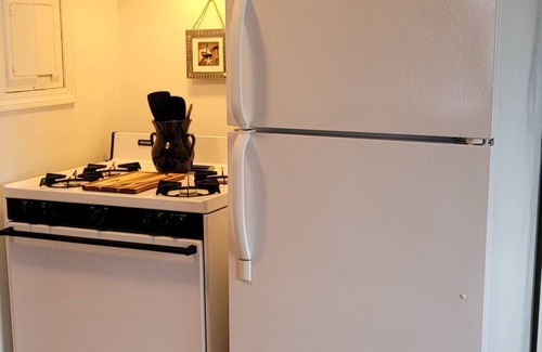 Geneva Apartment | Lakefront Apt 2nd floor near Wineries and Geneva on the Lake