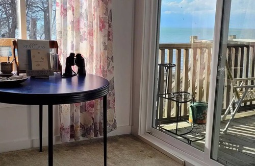 Geneva Apartment | Lakefront Apt 2nd floor near Wineries and Geneva on the Lake