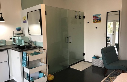 College Park House | Lakefront Artist's Loft - Isolate in Luxury!