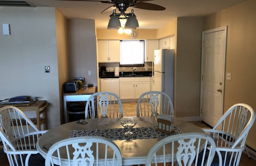 Marion House | Lakefront at Lake of Egypt sleeps 10! Dock/2 kayaks 2 paddleboards!