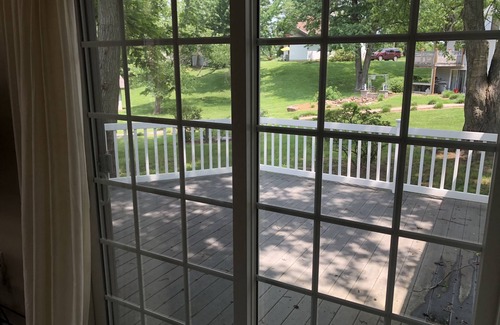 Marion House | Lakefront at Lake of Egypt sleeps 10! Dock/2 kayaks 2 paddleboards!