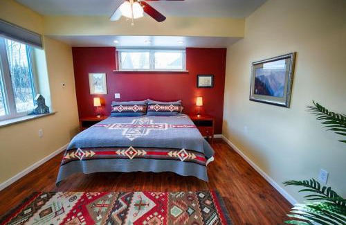 North Pole Apartment | Lakefront Aviators Aurora Retreat