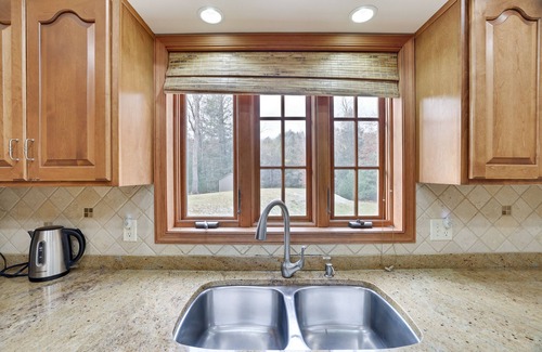 Henryville House | LAKEFRONT BACKYARD! Secluded Fishing, Kayaks, Arcade Room, Poker Room and Gym!