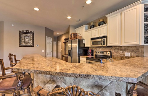 Camdenton Condo | Lakefront Balcony + Pool Access: Camdenton Condo