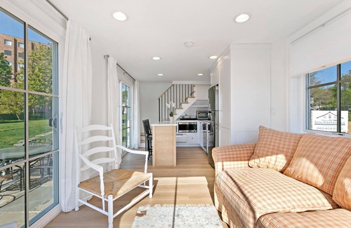 Williams Bay Cottage | Lakefront Beach Cottage with Boat Slip