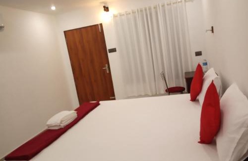 Kuzhuppilly Bed & Breakfast | Lakefront Beach Homes