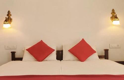 Kuzhuppilly Bed & Breakfast | Lakefront Beach Homes