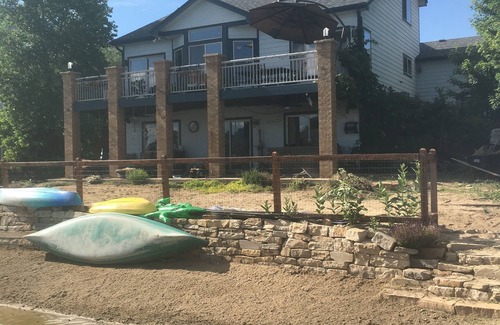 Berkley House | Lakefront, Beach, SUP, Hot Tub, Gated, Fire Pit
