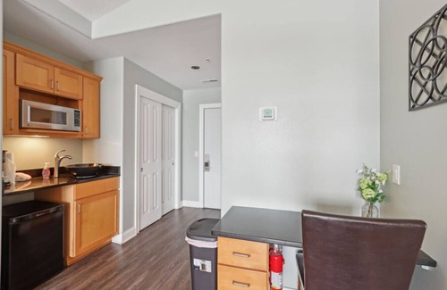 Lake Delton Condo | Lakefront Beach Delight at Delton Grand