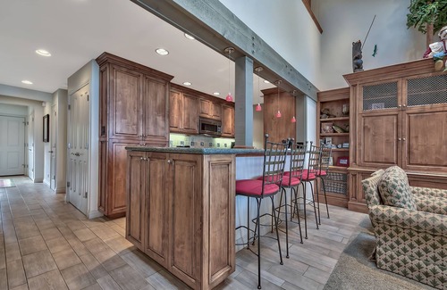 South Lake Tahoe House | Lakefront Beauty - On the Water, 3 BR + Loft, Lakeland Village #610